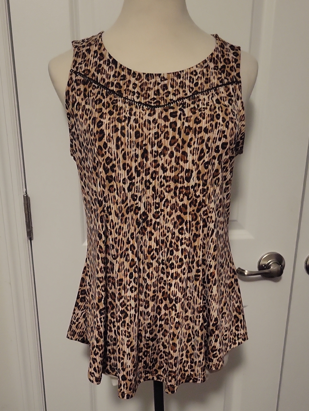 Ava & Grace Leopard Print Sleeveless Tank Top in Beige and Brown Size PS